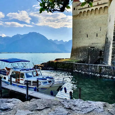 Úszó hotel Homeboat-maison Flottante 4*