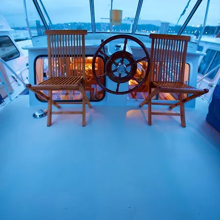 Homeboat-maison Flottante 4* Genf