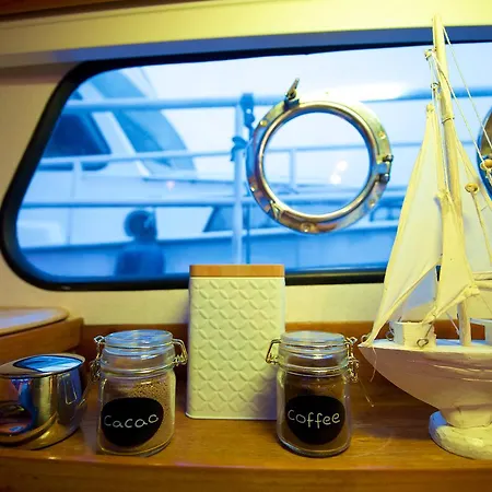 Homeboat-maison Flottante 4*