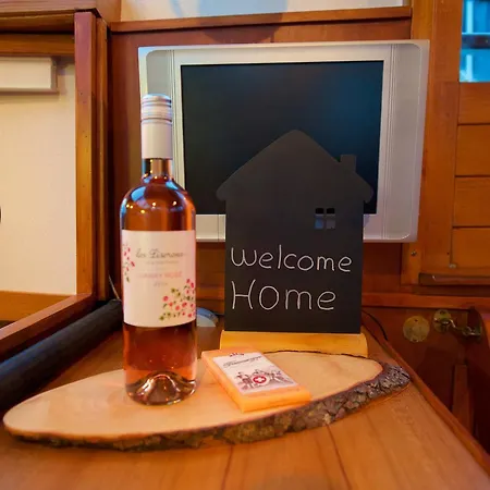 Homeboat-maison Flottante 보트호텔 4*