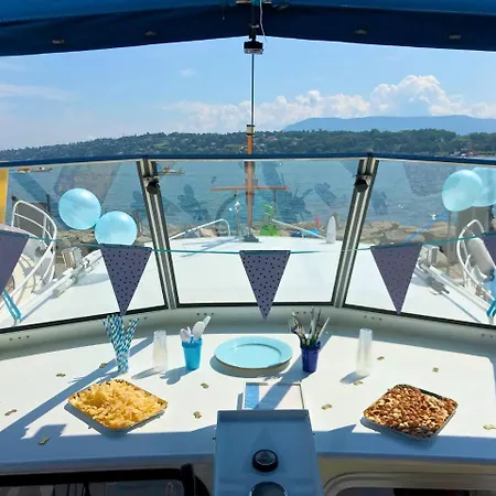 보트호텔 Homeboat-maison Flottante 4*